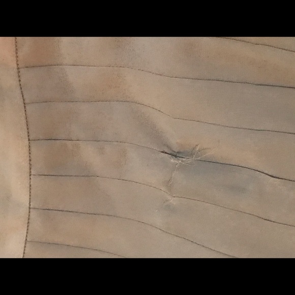 Ann Taylor light silver/gray pleated skirt size 2. - Picture 9 of 10